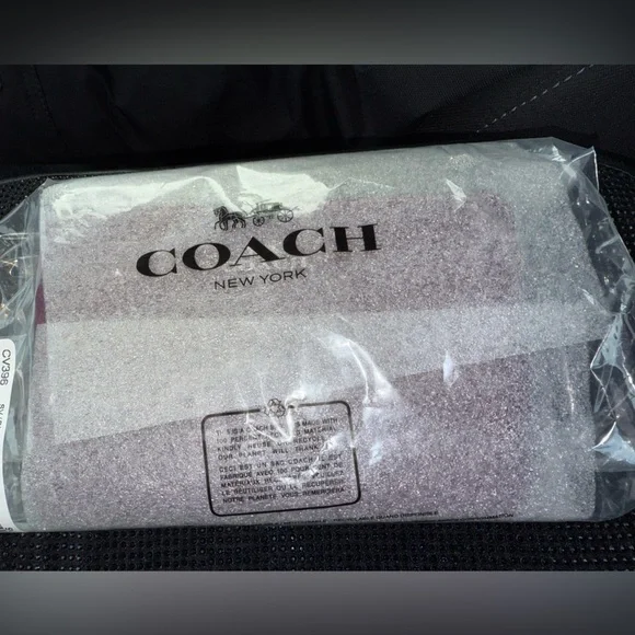 Coach Magenta Leather Zip Wristlet Clutch NWT - Picture 7 of 9